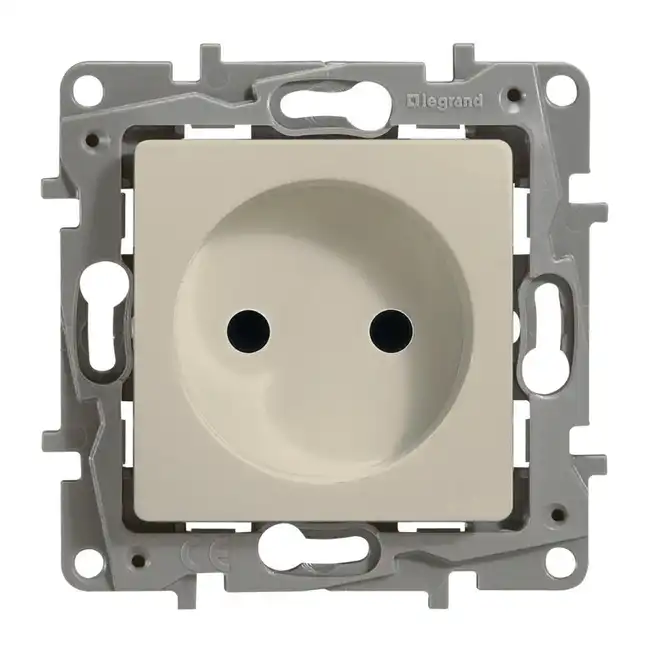 Розетка Legrand 672320