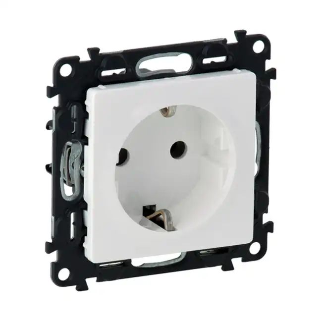 Розетка Legrand 753425