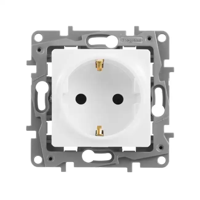 Розетка Legrand Розетка 2К+З шт БЕЛ ETIKA 672222