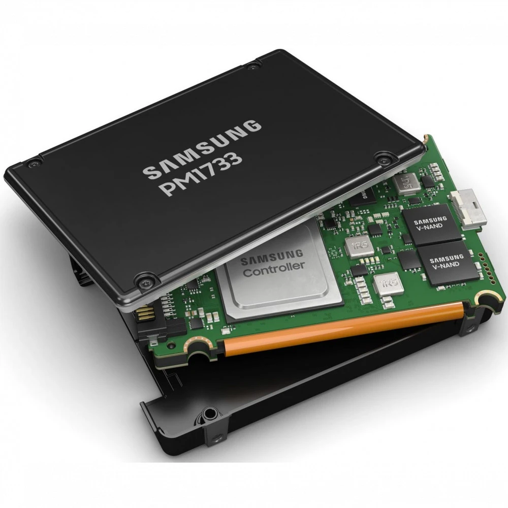 Серверный жесткий диск Samsung PM1733 MZWLR3T8HBLS-00007 SSD, 2,5 SFF, 3.84 ТБ, PCIe