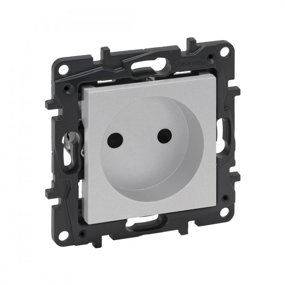 Розетка Legrand Розетка 2К Niloe Step 16А 250 В с з/ш винт. клеммы Алюминий 863319