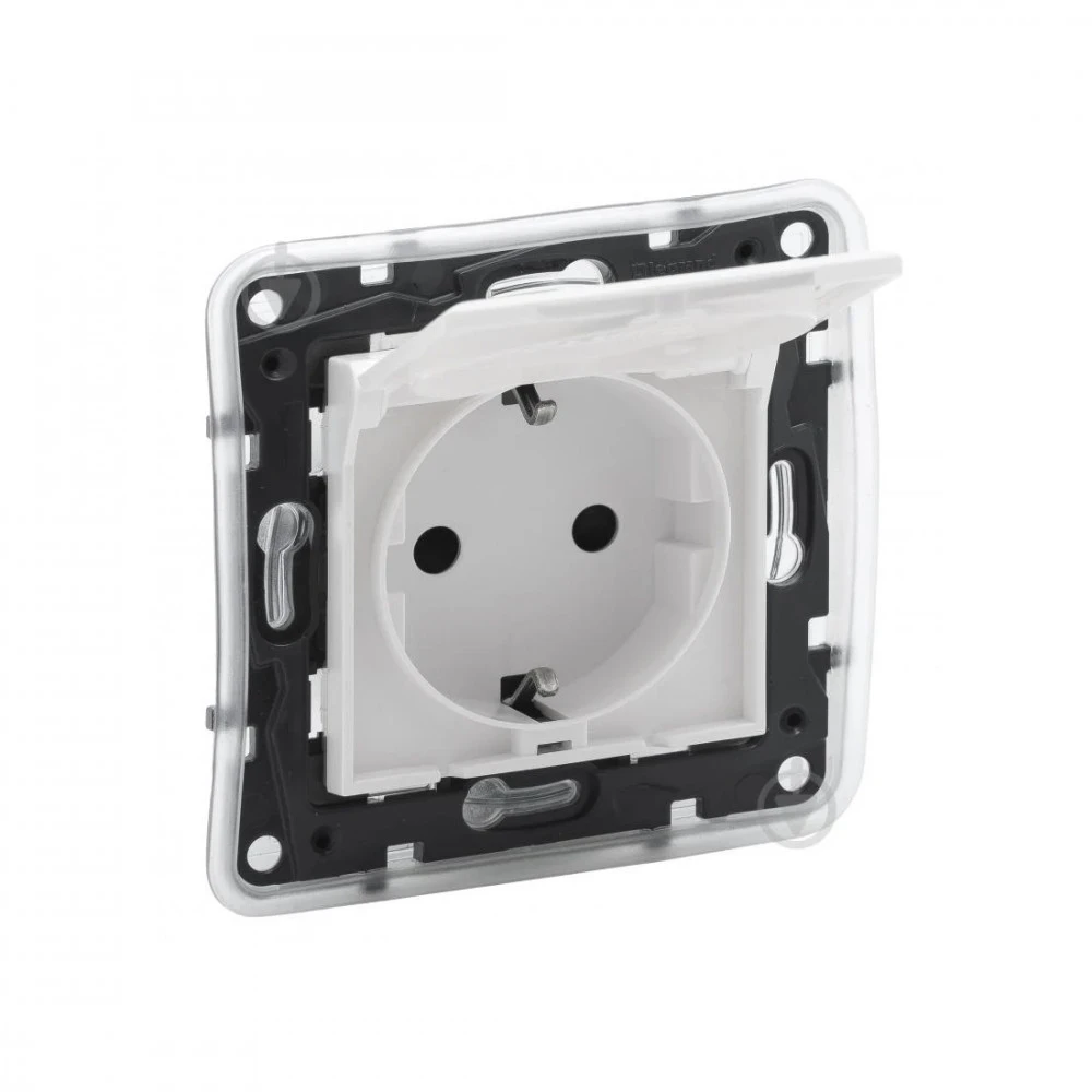 Розетка Legrand Розетка 2К+З Niloe Step 16А 250 В с з/ш с крышкой IP44 авт. клеммы Белый 863123