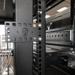 Аксессуар для серверного шкафа Hyperline Кронштейн 2U, Т-пазы + крепеж типа "монетка" (4 шт. в комплекте) PMR-2U-TM-RAL9005