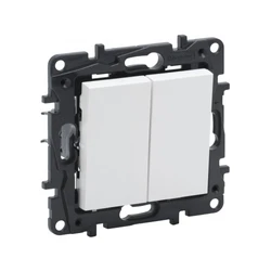 Legrand Выключатель двухклавишный Niloe Step 10А авт.клеммы Белый 863105