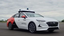 Названы сроки запуска беспилотных такси в России