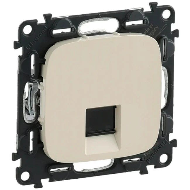 Сетевая розетка Legrand Информационная розетка RJ45 Cat5e UTP 753840