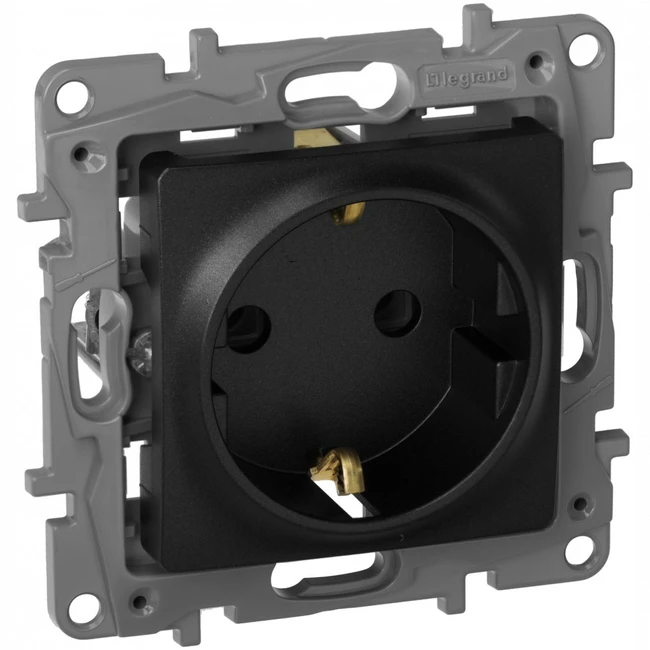 Розетка Legrand Etika 672621